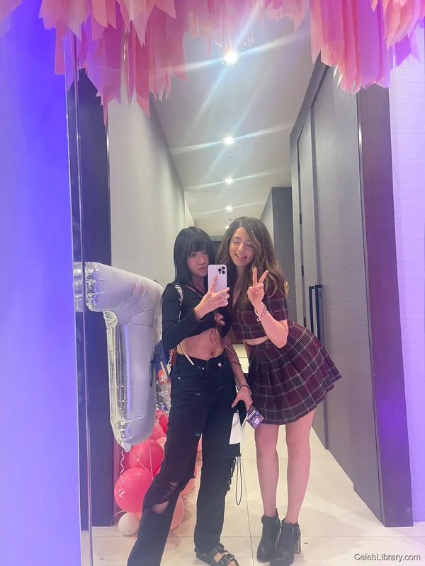 Pokimane photo 5 of 3752
