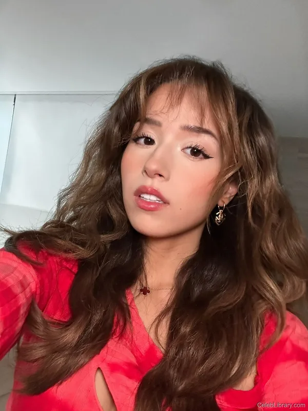 Pokimane photo 1 of 3752