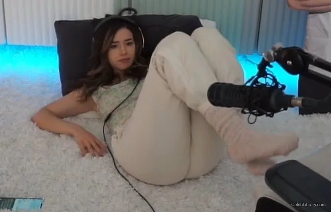 Pokimane photo 3 of 3752