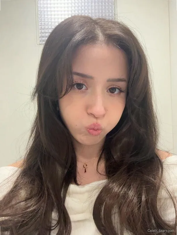 Pokimane photo 19 of 3752