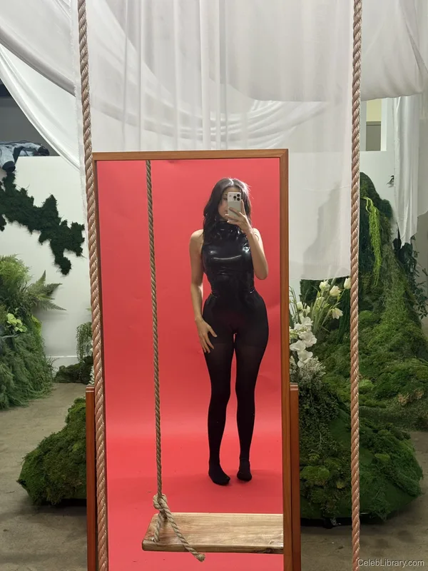 Pokimane photo 7 of 3752