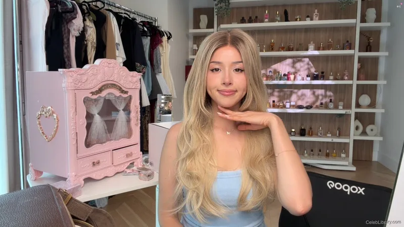 Pokimane photo 15 of 3752