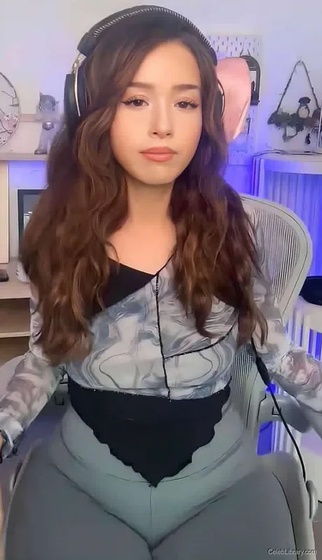 Pokimane photo 18 of 3752