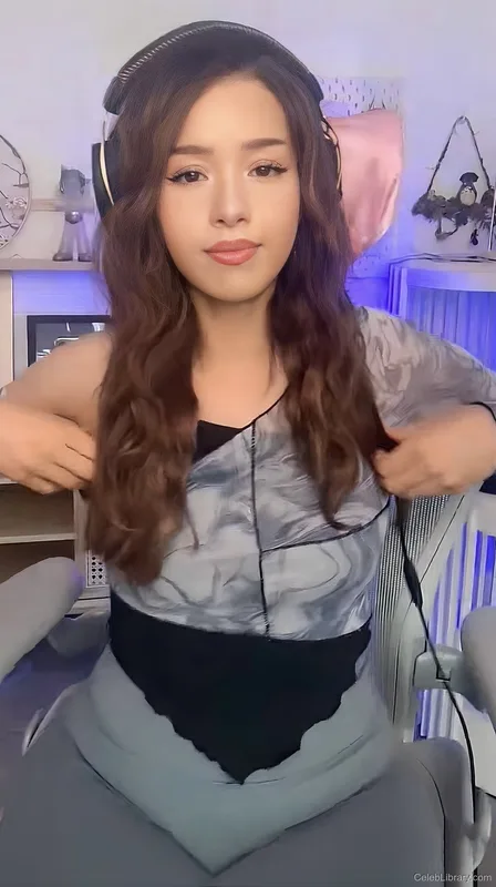 Pokimane photo 23 of 3752