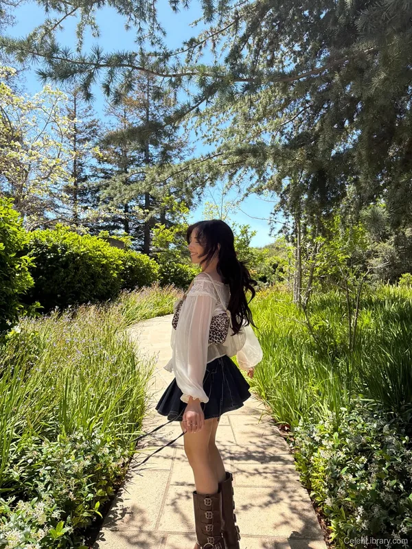 Pokimane photo 2 of 3752