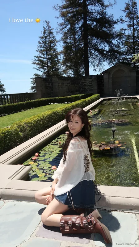 Pokimane photo 10 of 3752