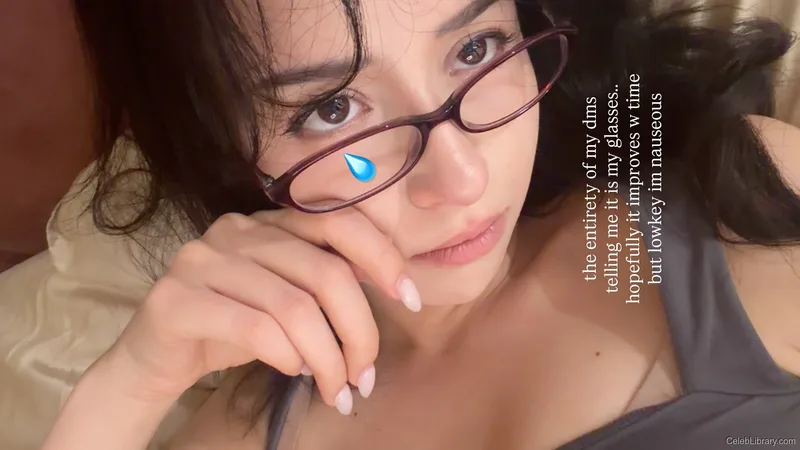 Pokimane photo 11 of 3752