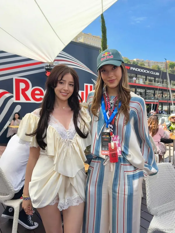 Pokimane photo 6 of 3752