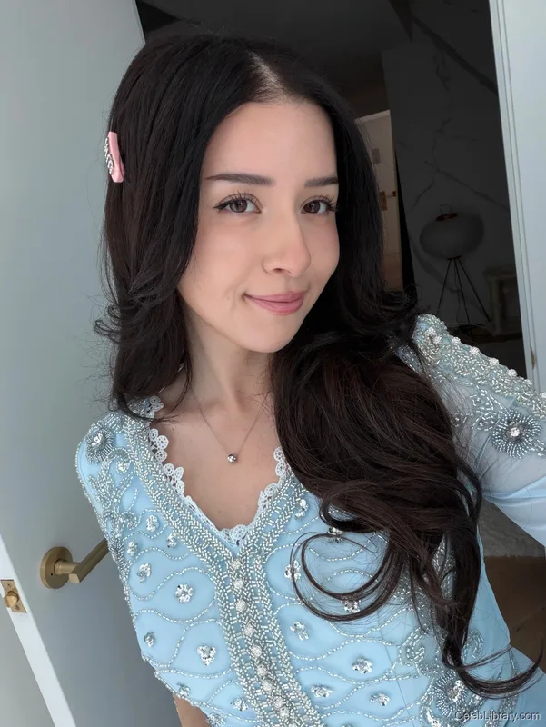 Pokimane photo 13 of 3752