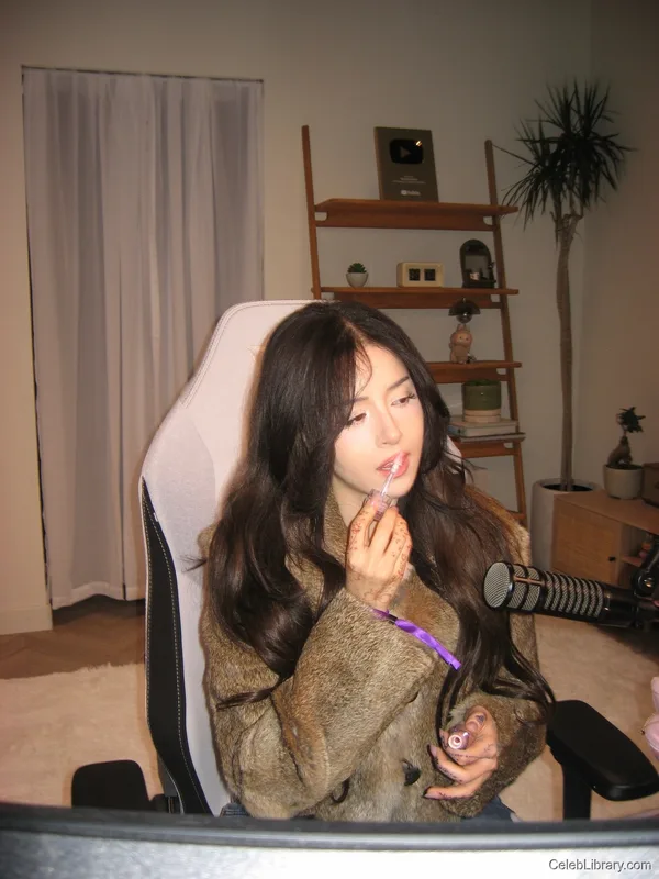 Pokimane photo 6 of 3752