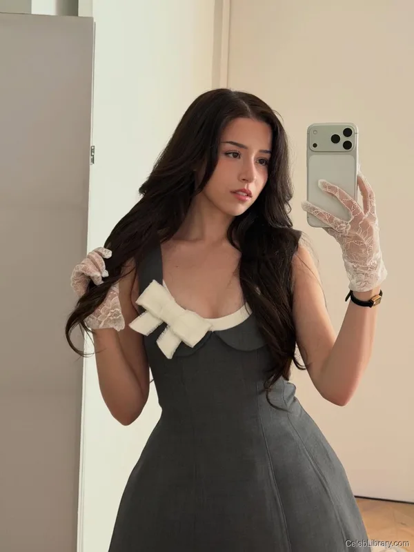 Pokimane photo 8 of 3752