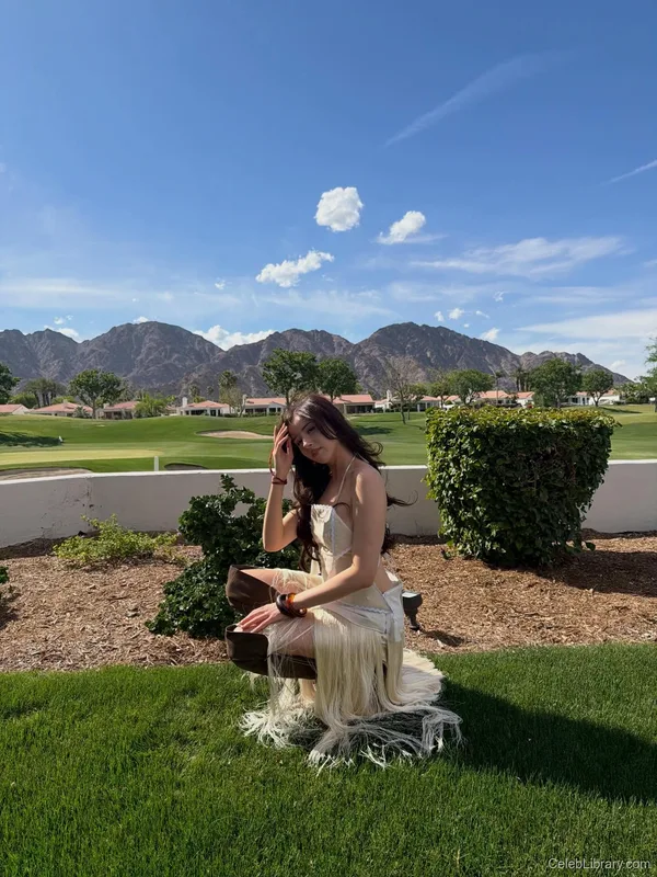 Pokimane photo 22 of 3752