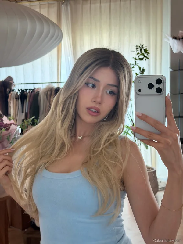 Pokimane photo 16 of 3752