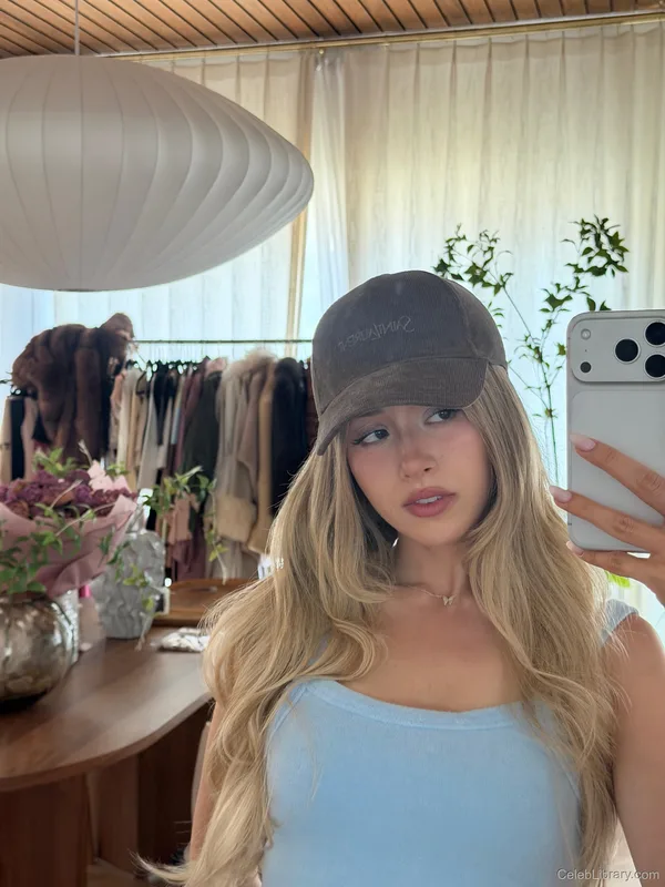 Pokimane photo 17 of 3752
