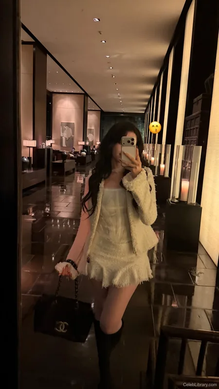 Pokimane photo 7 of 3752