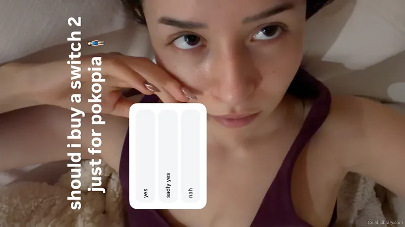 Pokimane photo 10 of 3752