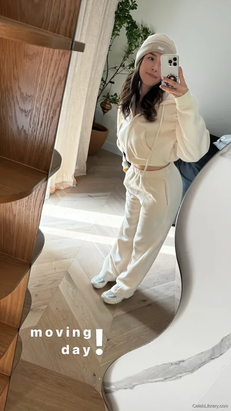 Pokimane photo 23 of 3752
