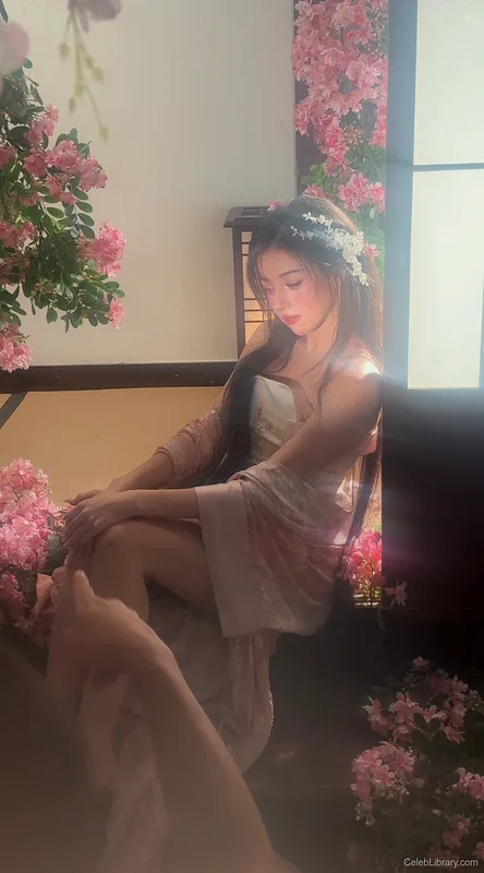 Pokimane photo 3 of 3752