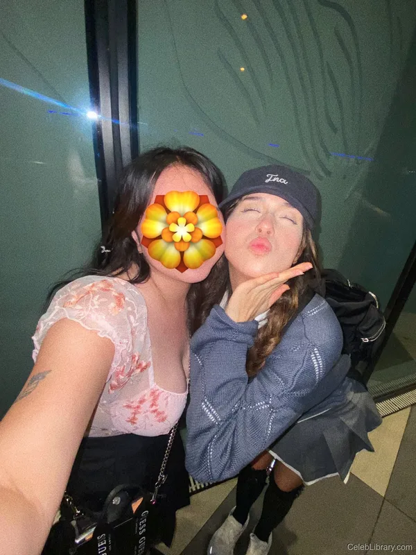 Pokimane photo 16 of 3752