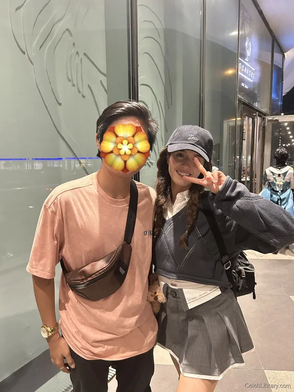Pokimane photo 22 of 3752