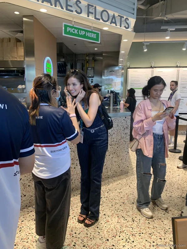 Pokimane photo 9 of 3752