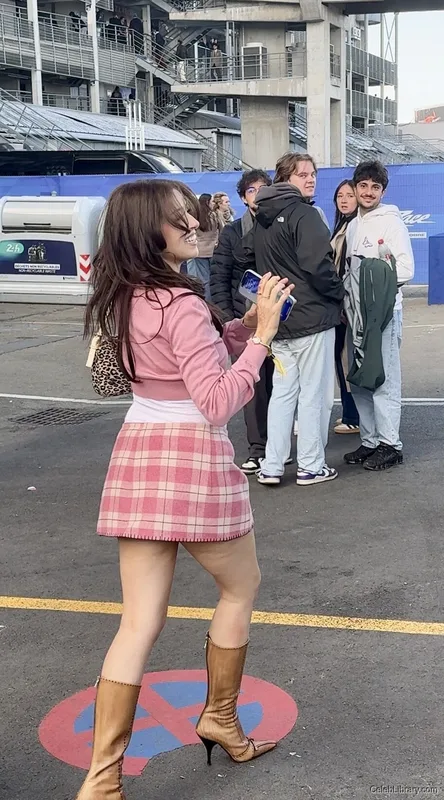 Pokimane photo 2 of 3752