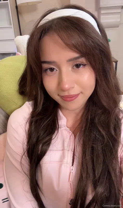 Pokimane photo 22 of 3752