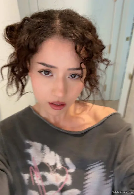 Pokimane photo 23 of 3752
