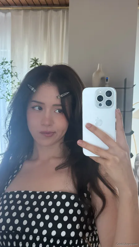 Pokimane photo 2 of 3752