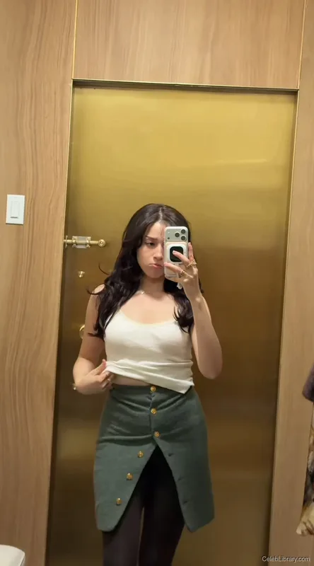 Pokimane photo 3 of 3752
