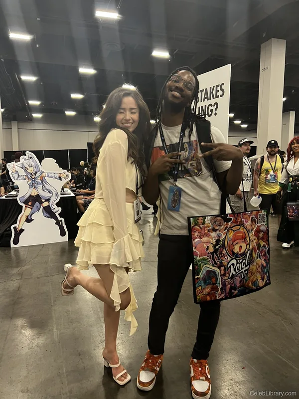 Pokimane photo 19 of 3752