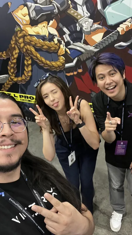Pokimane photo 7 of 3752