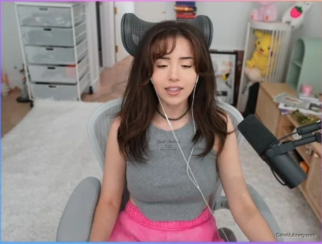 Pokimane photo 2 of 3752
