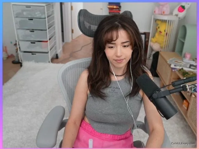 Pokimane photo 3 of 3752