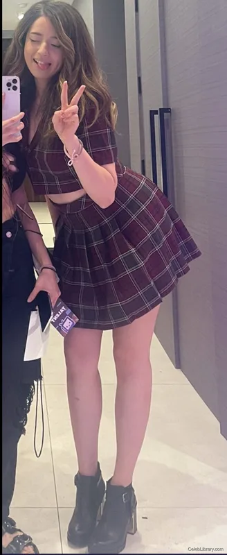 Pokimane photo 23 of 3752