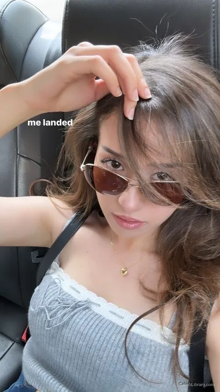 Pokimane photo 1 of 3752