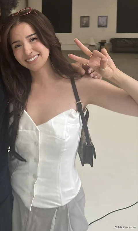 Pokimane photo 11 of 3752