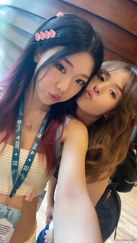 Pokimane photo 16 of 3752