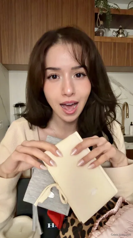 Pokimane photo 11 of 3752
