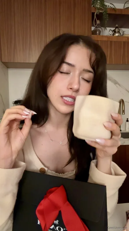 Pokimane photo 19 of 3752