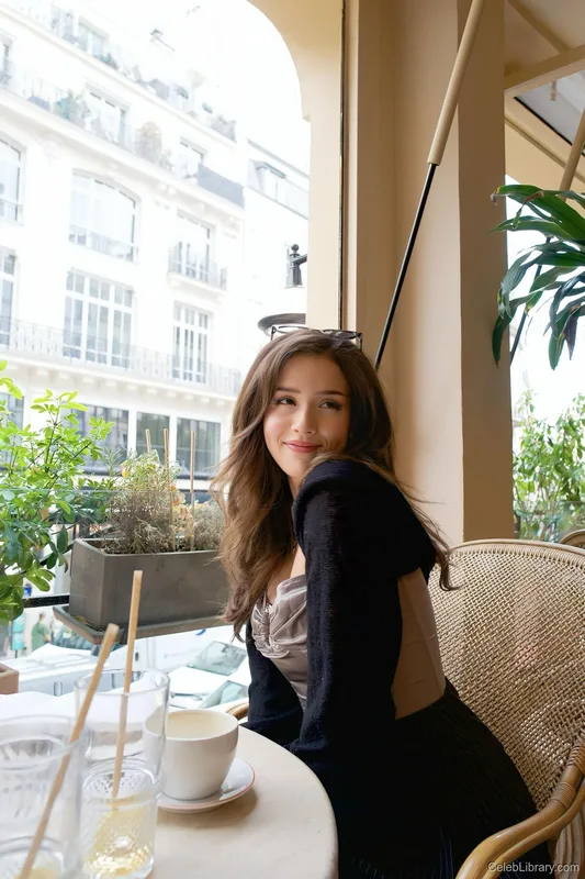 Pokimane photo 19 of 3752