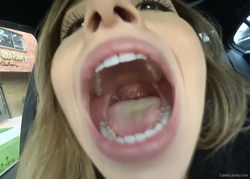 Pokimane photo 5 of 3752