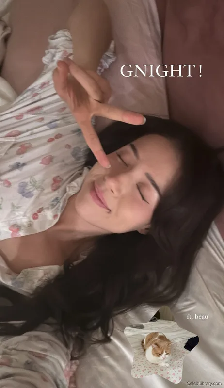 Pokimane photo 15 of 3752