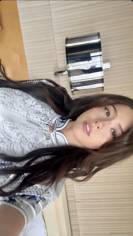 Pokimane photo 1 of 3752