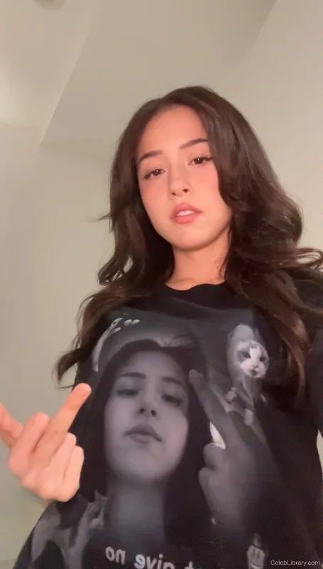 Pokimane photo 2 of 3752