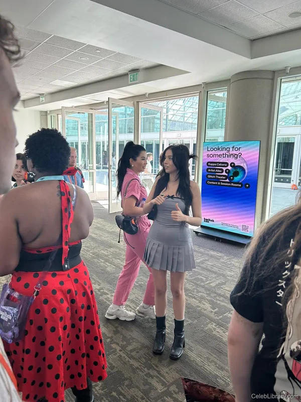 Pokimane photo 16 of 3752