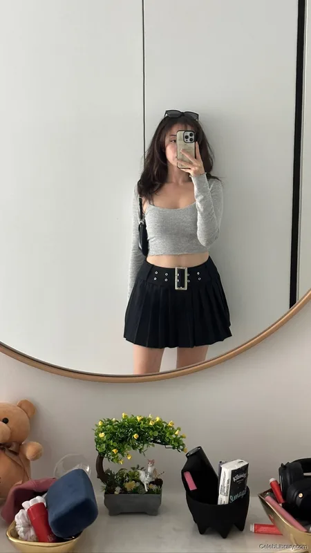 Pokimane photo 13 of 3752