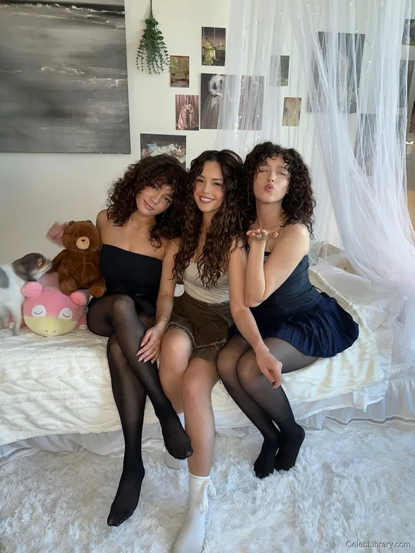 Pokimane photo 15 of 3752