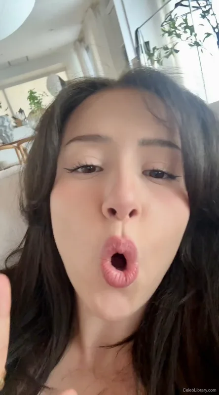 Pokimane photo 15 of 3752