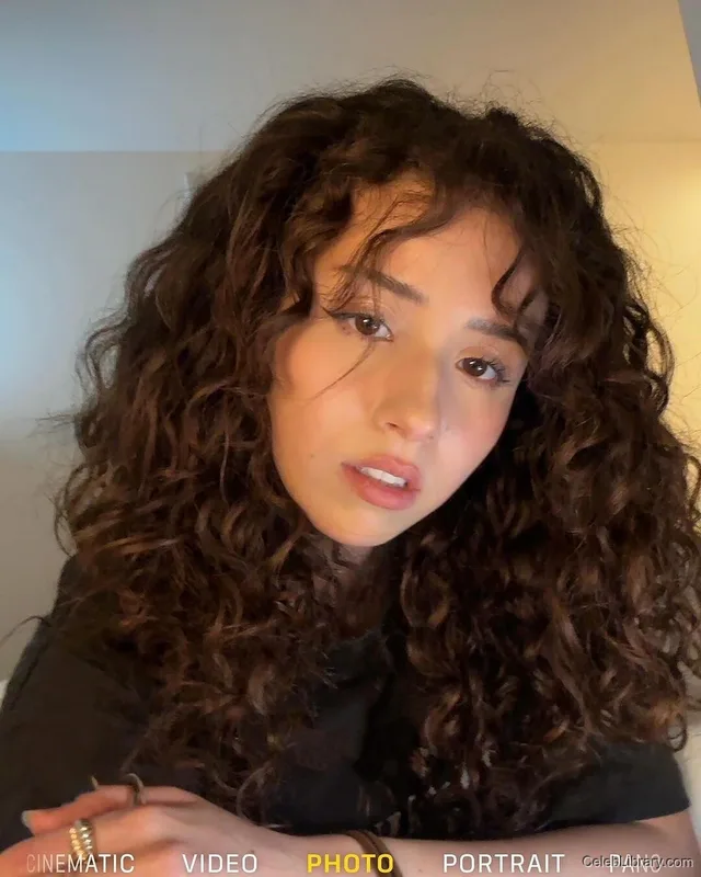 Pokimane photo 9 of 3752
